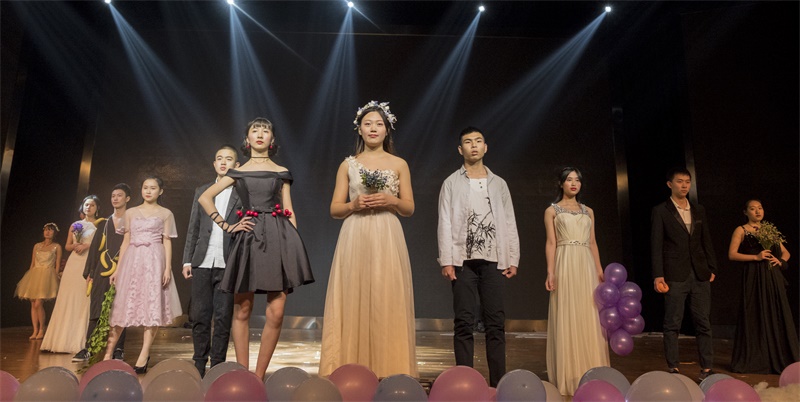 “我的青春时代” ——welcome欢迎光临威尼斯公司与园艺学院2018元旦晚会精彩启航 “我的青春时代” ——welcome欢迎光临威尼斯公司与园艺学院2018元旦晚会精彩启航